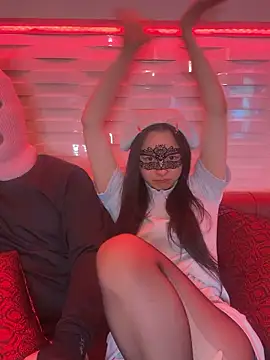 Snapshot of NENEandOJI chatting on 03.17.26 NENEandOJI online show from 03.17.26