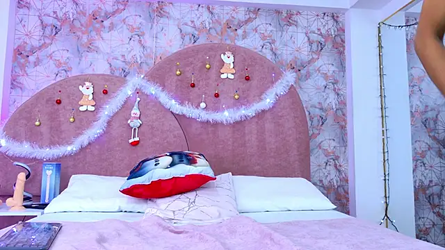 Snapshot of Samanta_Isel chatting on 11.27.25 Samanta Isel online show from 11.27.25