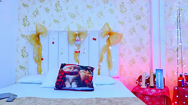 Snapshot of Samanta_Isel chatting on 12.16.25 Samanta Isel online show from 12.16.25