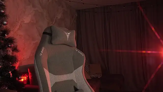 Snapshot of LumeNova chatting on 01.18.26 LumeNova online show from 01.18.26