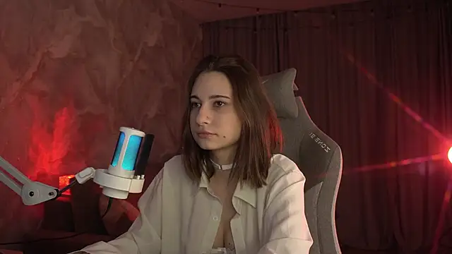 Snapshot of LumeNova chatting on 02.15.26 LumeNova online show from 02.15.26