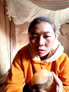 quynhkoolbae online show from 12.20.25