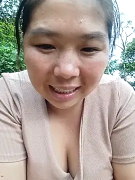 Snapshot of quynhkoolbae chatting on 06.15.26 quynhkoolbae online show from 06.15.26