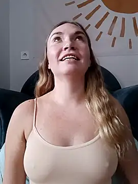 KisaVixen online show from 10.04.25