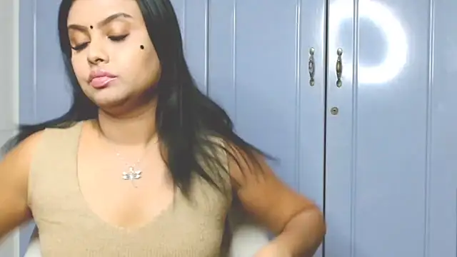 Indian GlowingMiax online show from 10.22.25