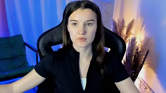 AgataWillis online show from 10.28.25