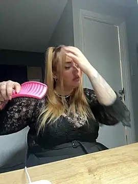 MysteriousMylaX online show from 10.05.25