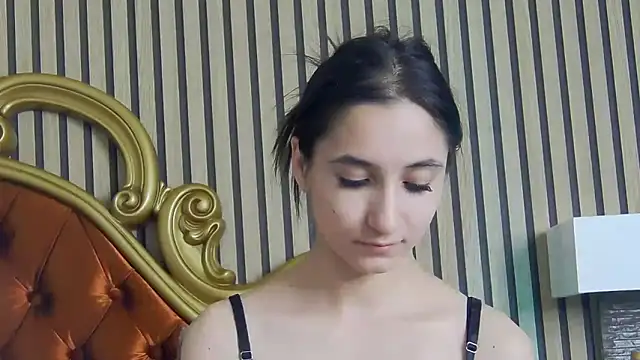Snapshot of CarolinaBlair chatting on 06.16.26 CarolinaBlair online show from 06.16.26