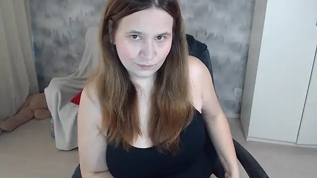 AdelinaLawson online show from 09.28.25