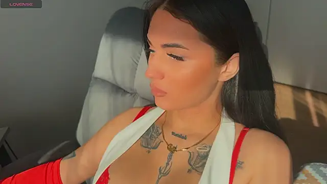 Snapshot of mygoddesshecate chatting on 10.12.25 mygoddesshecate online show from 10.12.25