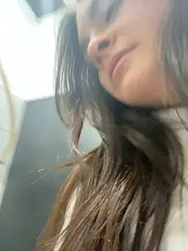 Danielaeliana online show from 11.20.25