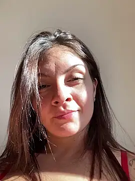 Danielaeliana online show from 04.29.26