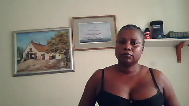 Snapshot of Missparis chatting on 09.21.25 Missparis online show from 09.21.25