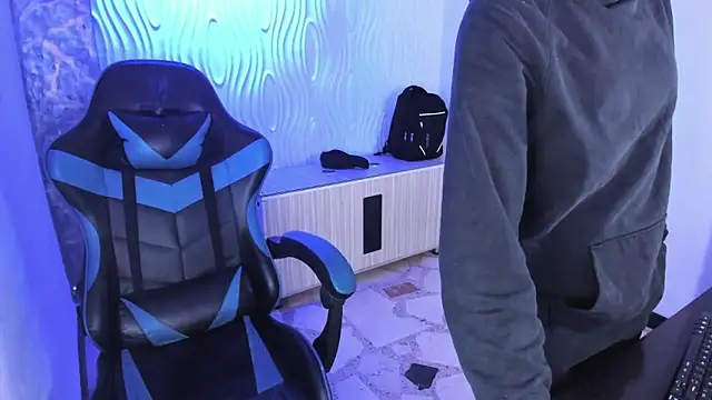 alison moon7 online show from 11.08.25