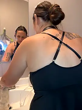 lillylooney online show from 09.24.25