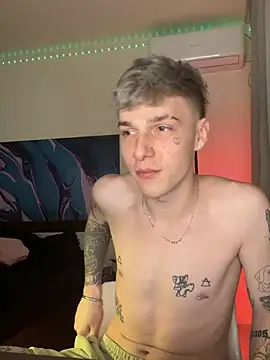 Snapshot of davesinner chatting on 02.15.26 davesinner online show from 02.15.26