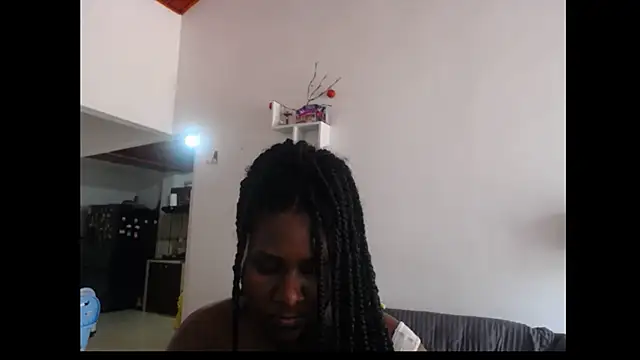 EmmaDiaz2 online show from 10.29.25