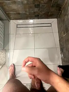 Snapshot of MrZli chatting on 11.28.25 MrZli online show from 11.28.25