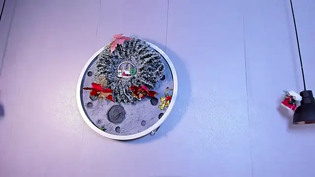 Roxy Medina online show from 12.21.25