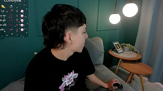 Snapshot of oblivion_deku chatting on 06.25.26 oblivion deku online show from 06.25.26