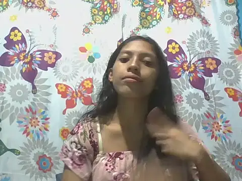 Snapshot of preggymom19 chatting on 10.03.25 preggymom19 online show from 10.03.25