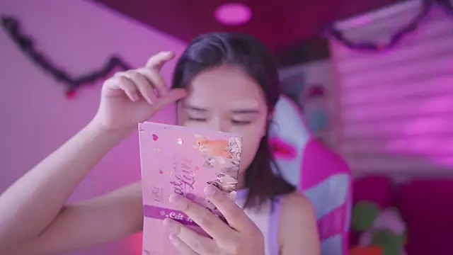 Lana Dreams  online show from 12.04.25