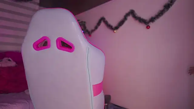 Lana Dreams  online show from 12.19.25