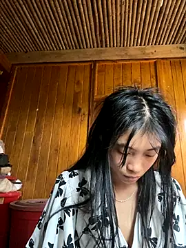 EmLy02 online show from 09.09.25