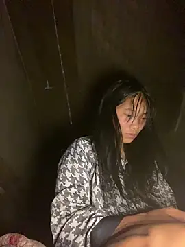 EmLy02 online show from 09.09.25