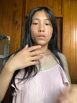 EmLy02 online show from 09.15.25