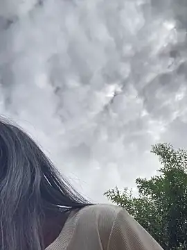 EmLy02 online show from 10.21.25