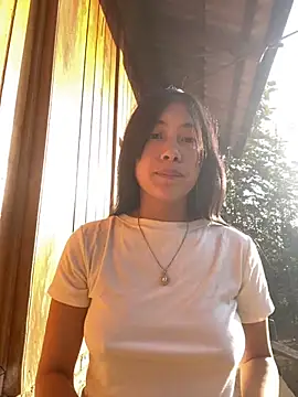 EmLy02 online show from 11.25.25