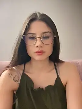 Snapshot of VioletaLorette chatting on 11.08.25 VioletaLorette online show from 11.08.25