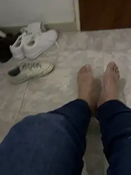 Snapshot of Diabloproducciones chatting on 11.25.25 Diabloproducciones online show from 11.25.25