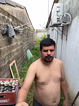 Snapshot of Diabloproducciones chatting on 12.19.25 Diabloproducciones online show from 12.19.25