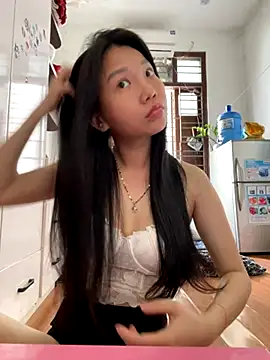 Snapshot of Miumieu chatting on 09.14.25 Miumieu online show from 09.14.25