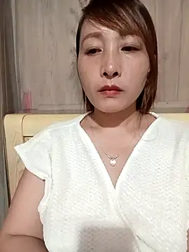 Snapshot of Missa_kute20 chatting on 10.05.25 Missa kute20 online show from 10.05.25