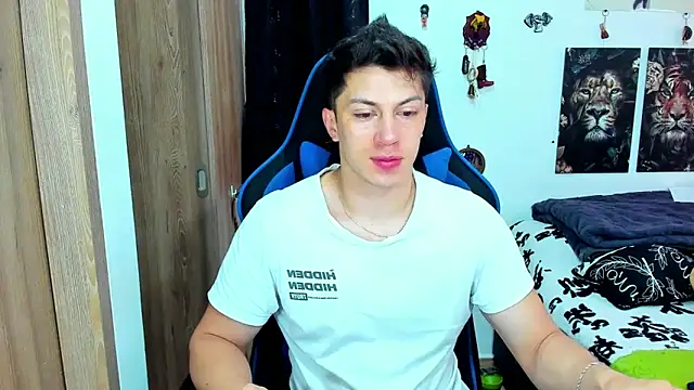 Snapshot of javiersexymann chatting on 02.17.25 javiersexymann online show from 02.17.25