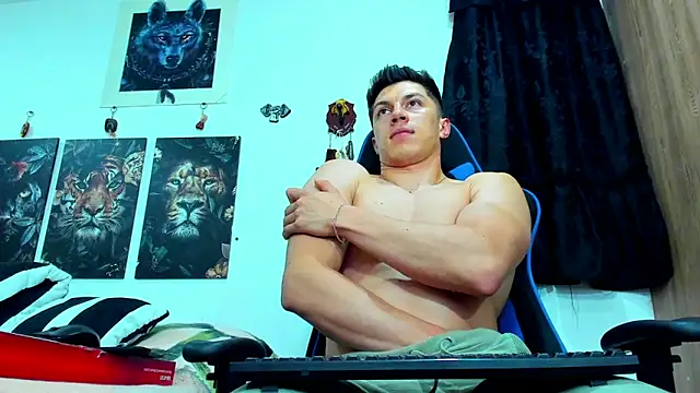 Snapshot of javiersexymann chatting on 03.17.25 javiersexymann online show from 03.17.25