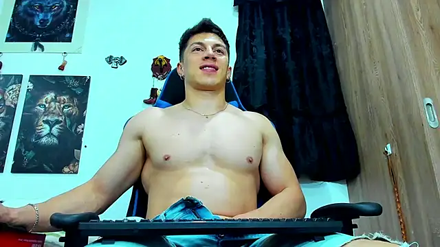 Snapshot of javiersexymann chatting on 03.18.25 javiersexymann online show from 03.18.25