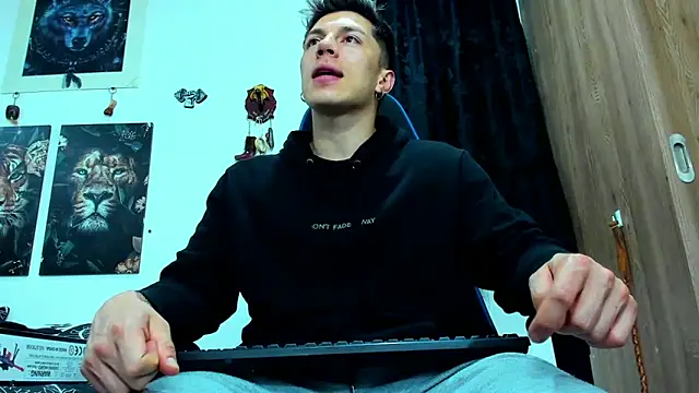 Snapshot of javiersexymann chatting on 03.20.25 javiersexymann online show from 03.20.25