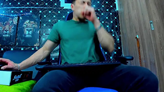 Snapshot of javiersexymann chatting on 09.09.25 javiersexymann online show from 09.09.25