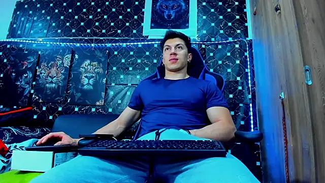 Snapshot of javiersexymann chatting on 10.08.25 javiersexymann online show from 10.08.25