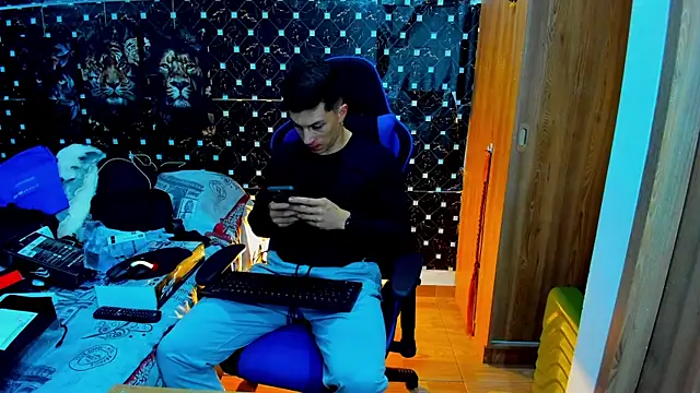 Snapshot of javiersexymann chatting on 12.04.25 javiersexymann online show from 12.04.25