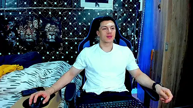 Snapshot of javiersexymann chatting on 07.30.26 javiersexymann online show from 07.30.26