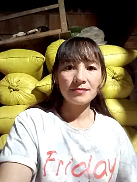 Snapshot of Mini3333 chatting on 10.04.25 Mini3333 online show from 10.04.25