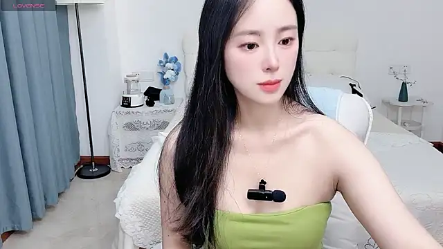 Snapshot of 1cyseason chatting on 09.13.25 1cyseason online show from 09.13.25