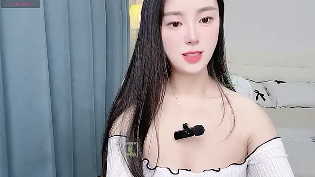 Snapshot of 1cyseason chatting on 09.29.25 1cyseason online show from 09.29.25