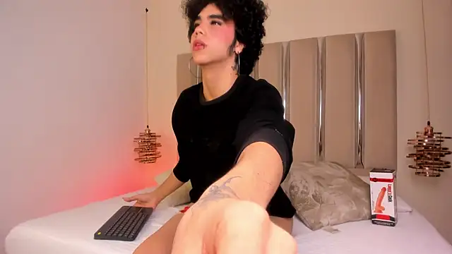 Snapshot of Kheyler_Thompson chatting on 10.09.25 Kheyler Thompson online show from 10.09.25