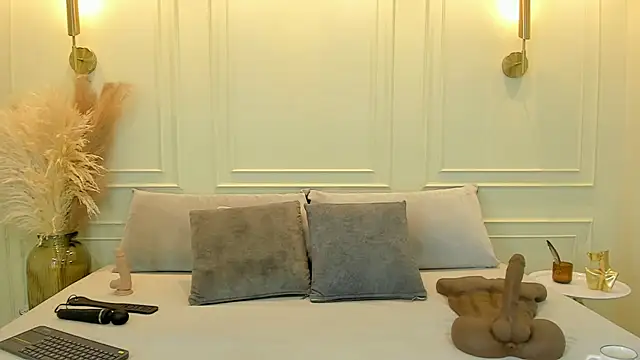 Snapshot of gabysanta_ chatting on 11.10.25 gabysanta online show from 11.10.25